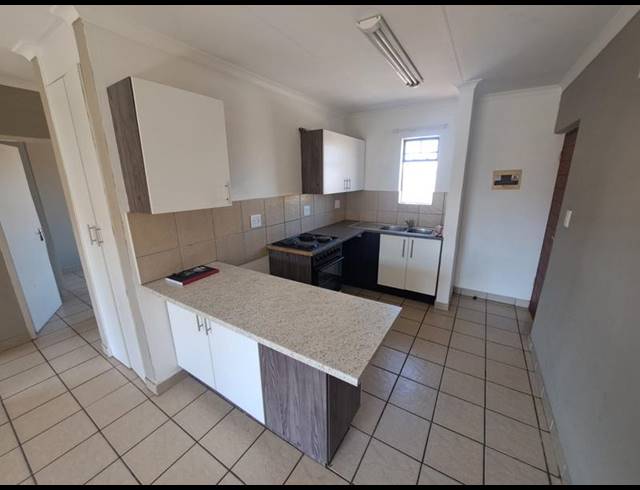 2 BEDROOM PROPERTY TO RENT IN ROOIHUISKRAAL NORTH